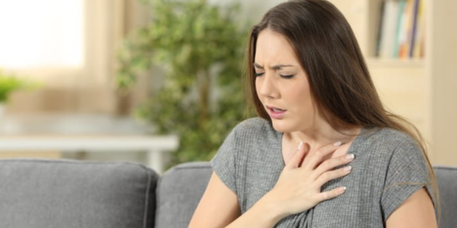 Bệnh nhân hay bị ợ hơi, ợ chua, xảy ra từng cơn hoặc liên tục