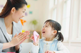con tự giác học bài, thay vì thúc ép