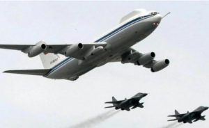 Máy bay chỉ huy chiến lược Il-80 Ngày tận thế được hộ tống bởi các tiêm kích MiG-29 trong lễ diễu binh Ngày chiến thắng của Nga năm 2010.